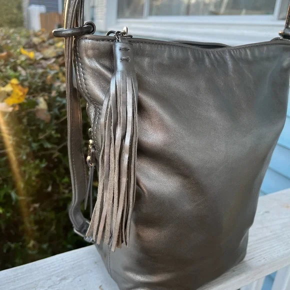 Hobo The Original Pebbled  Metallic Silver Convertible Backpack And Shoulder Bag - Picture 2 of 8